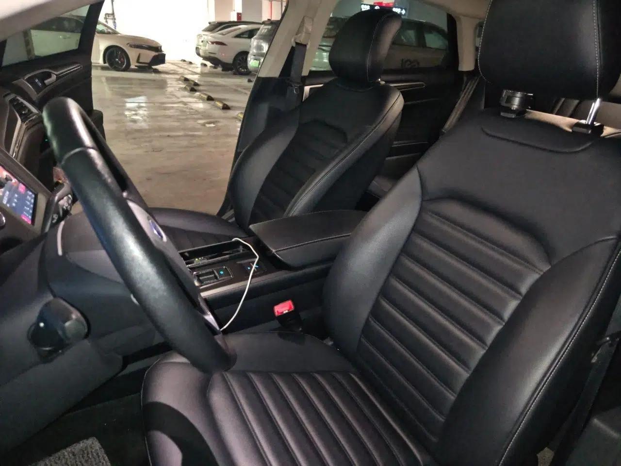 Ford Mondeo New Energy 2018 2.0 PHEV ZhiShang Trim — миниатюра 15