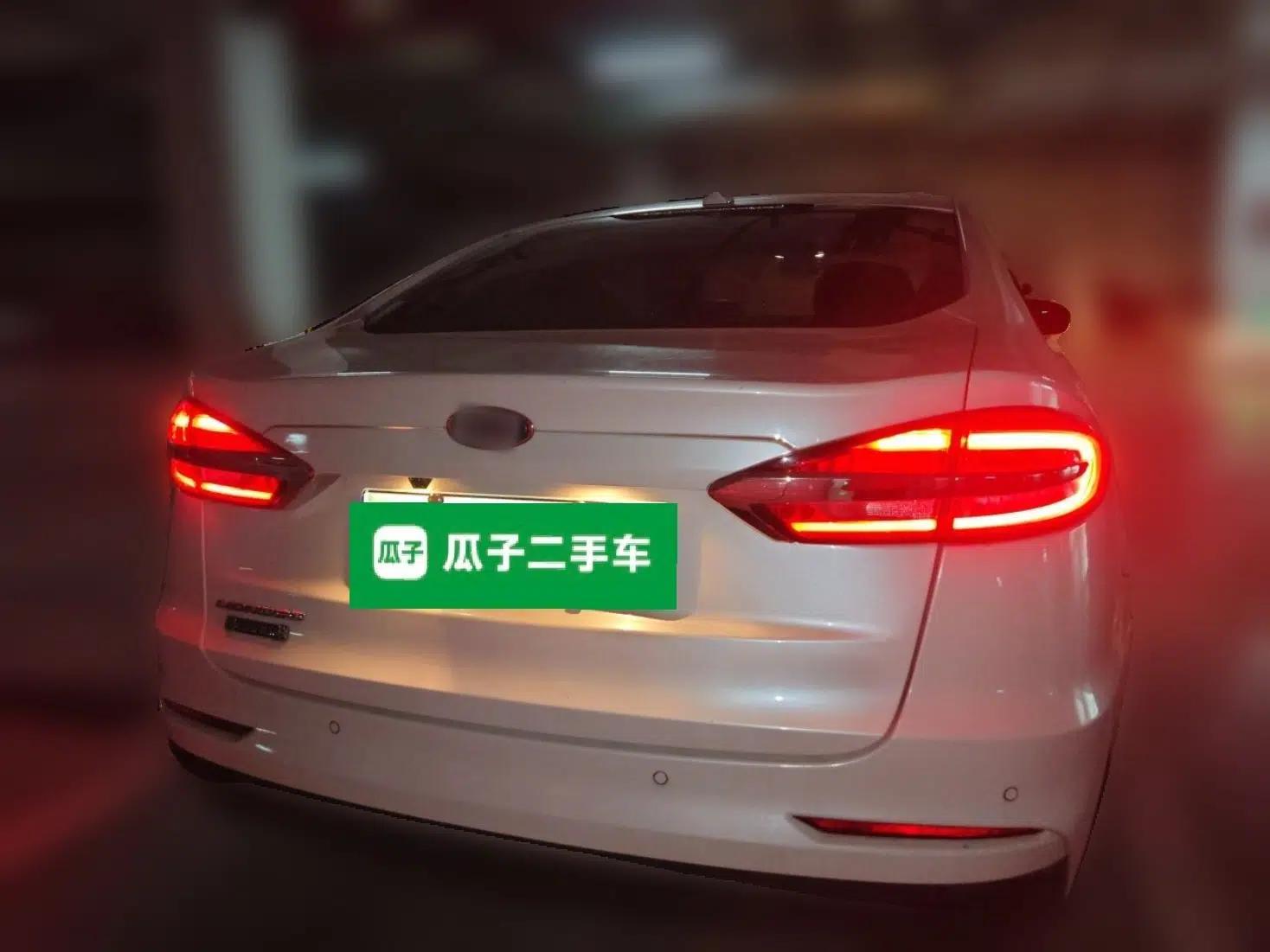 Ford Mondeo New Energy 2018 2.0 PHEV ZhiShang Trim — миниатюра 5