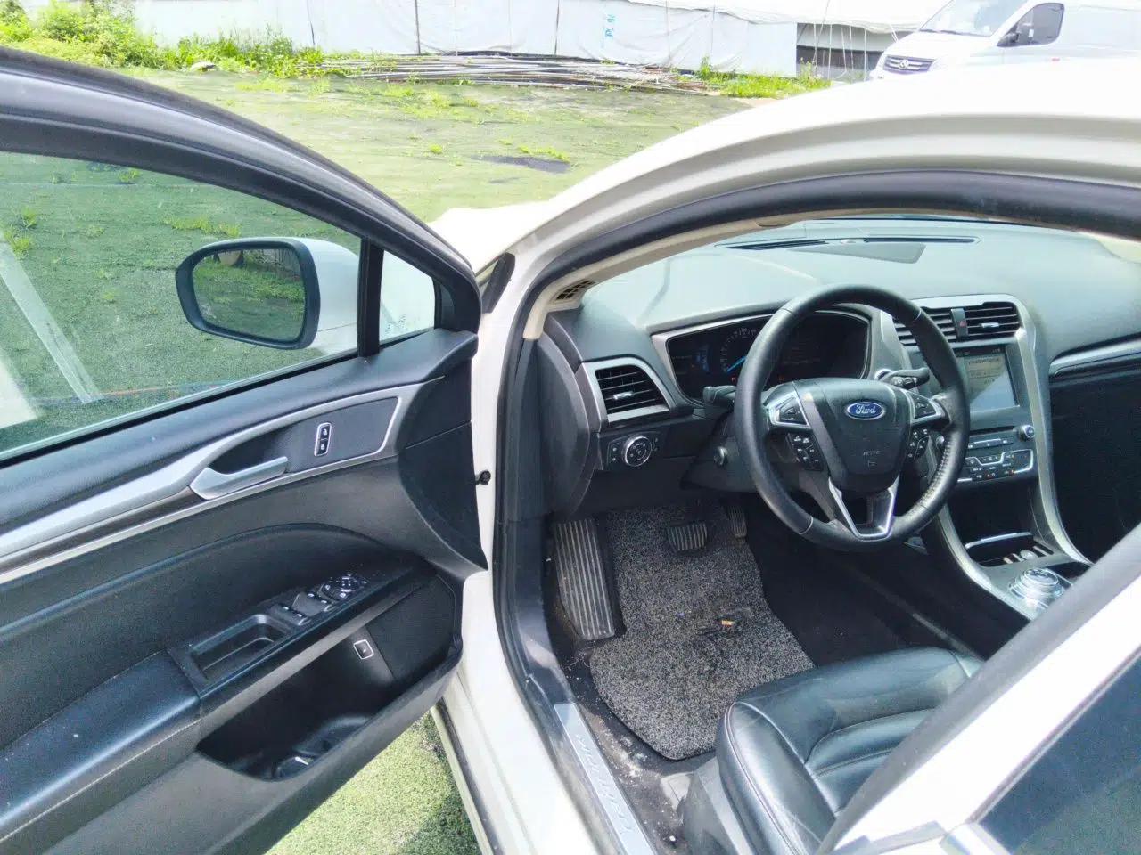 Ford Mondeo New Energy 2018 2.0 PHEV ZhiShang Trim — миниатюра 16