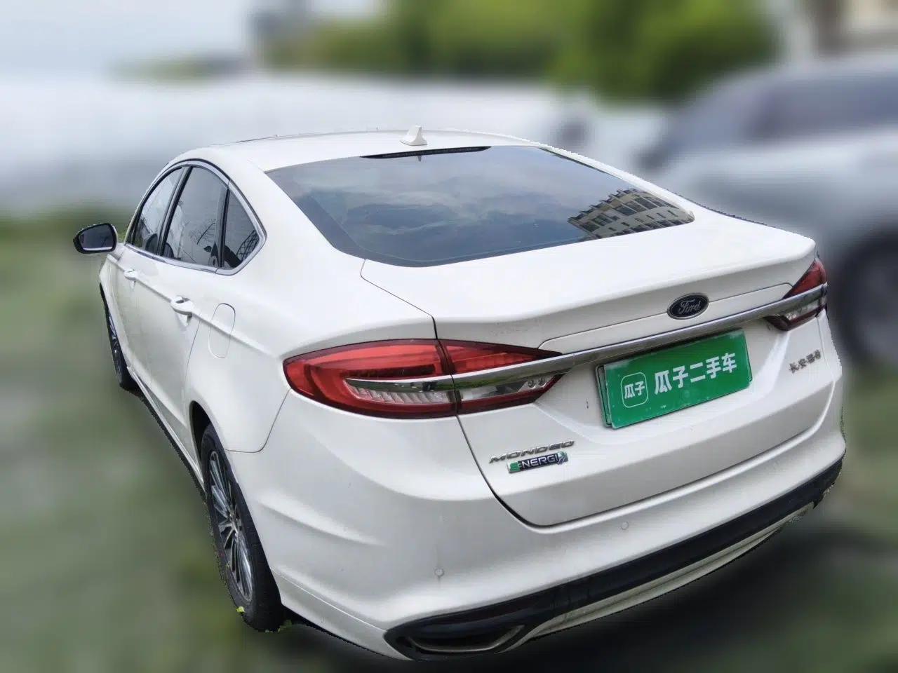 Ford Mondeo New Energy 2018 2.0 PHEV ZhiShang Trim — миниатюра 4