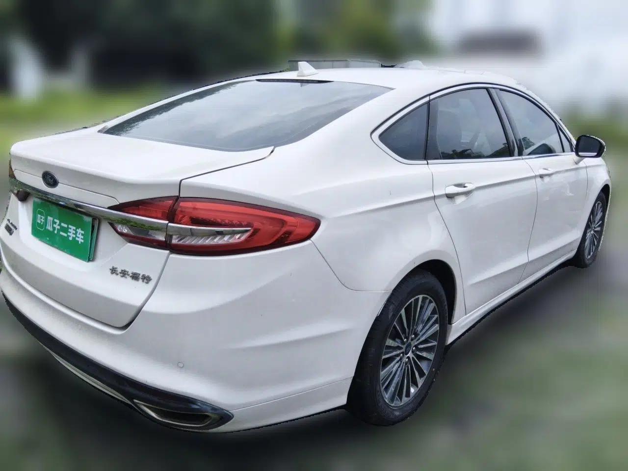 Ford Mondeo New Energy 2018 2.0 PHEV ZhiShang Trim — миниатюра 6