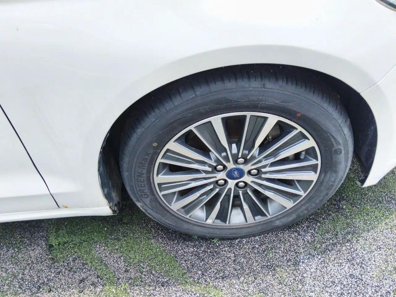 Ford Mondeo New Energy 2018 2.0 PHEV ZhiShang Trim — миниатюра 8