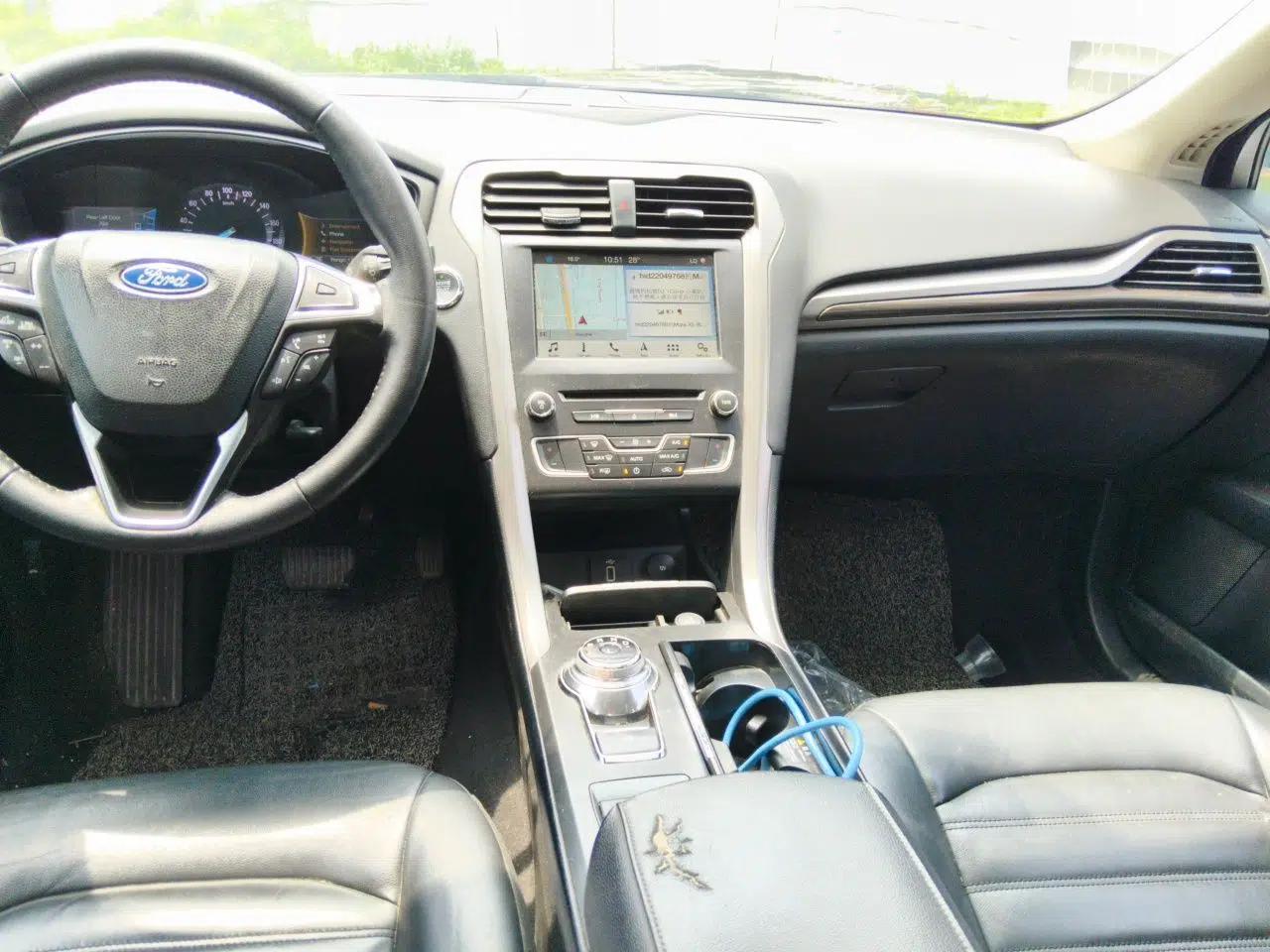 Ford Mondeo New Energy 2018 2.0 PHEV ZhiShang Trim — миниатюра 9