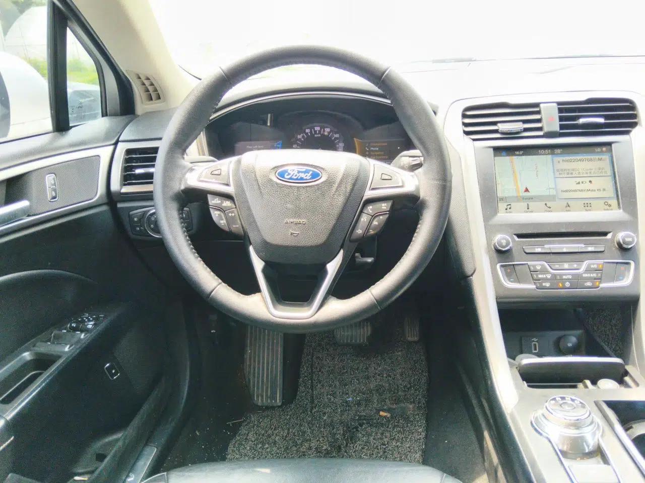 Ford Mondeo New Energy 2018 2.0 PHEV ZhiShang Trim — миниатюра 10