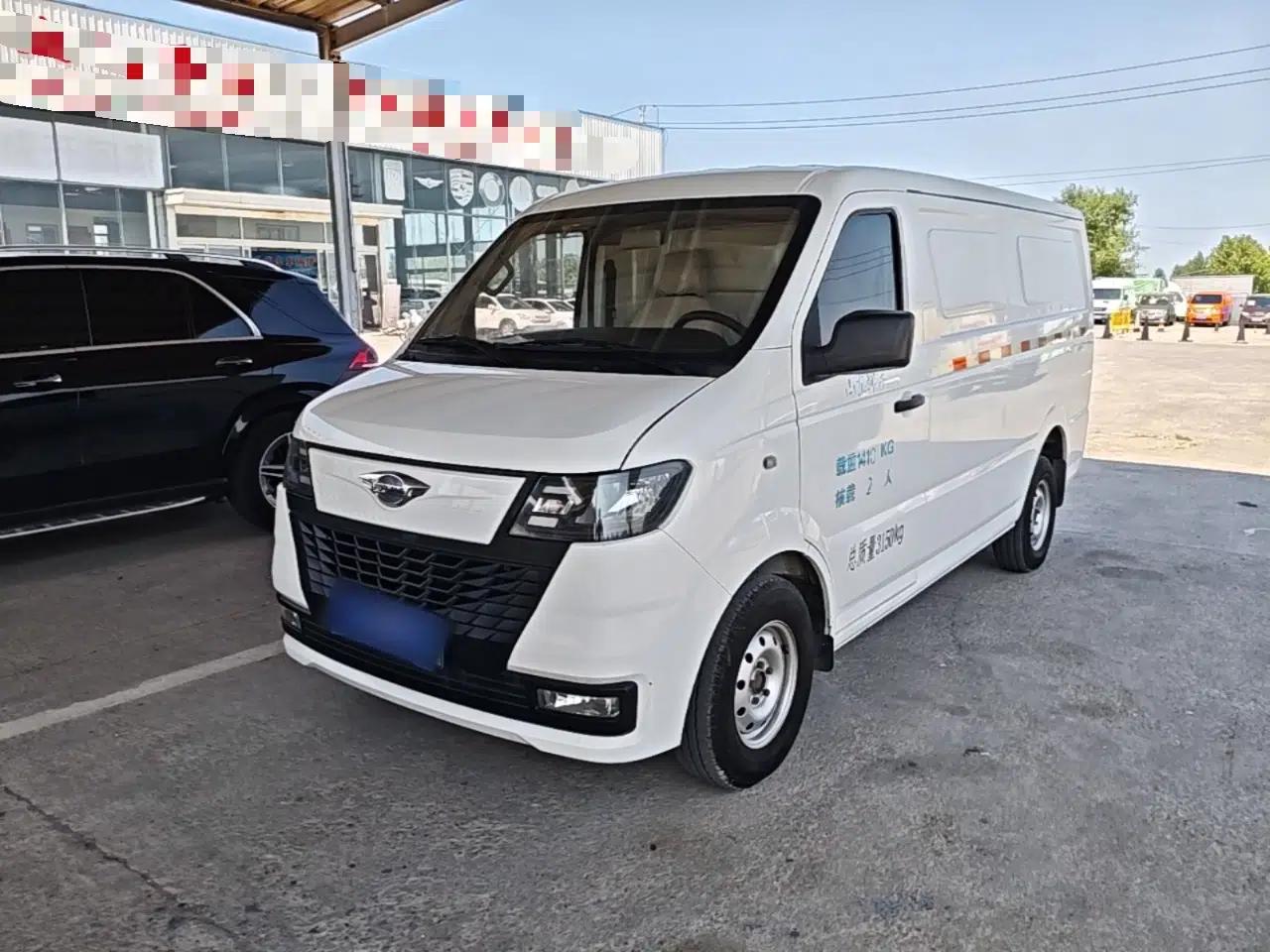 Foton Skyworth EV6 2023 Fast and Slow Charging Version — миниатюра 1