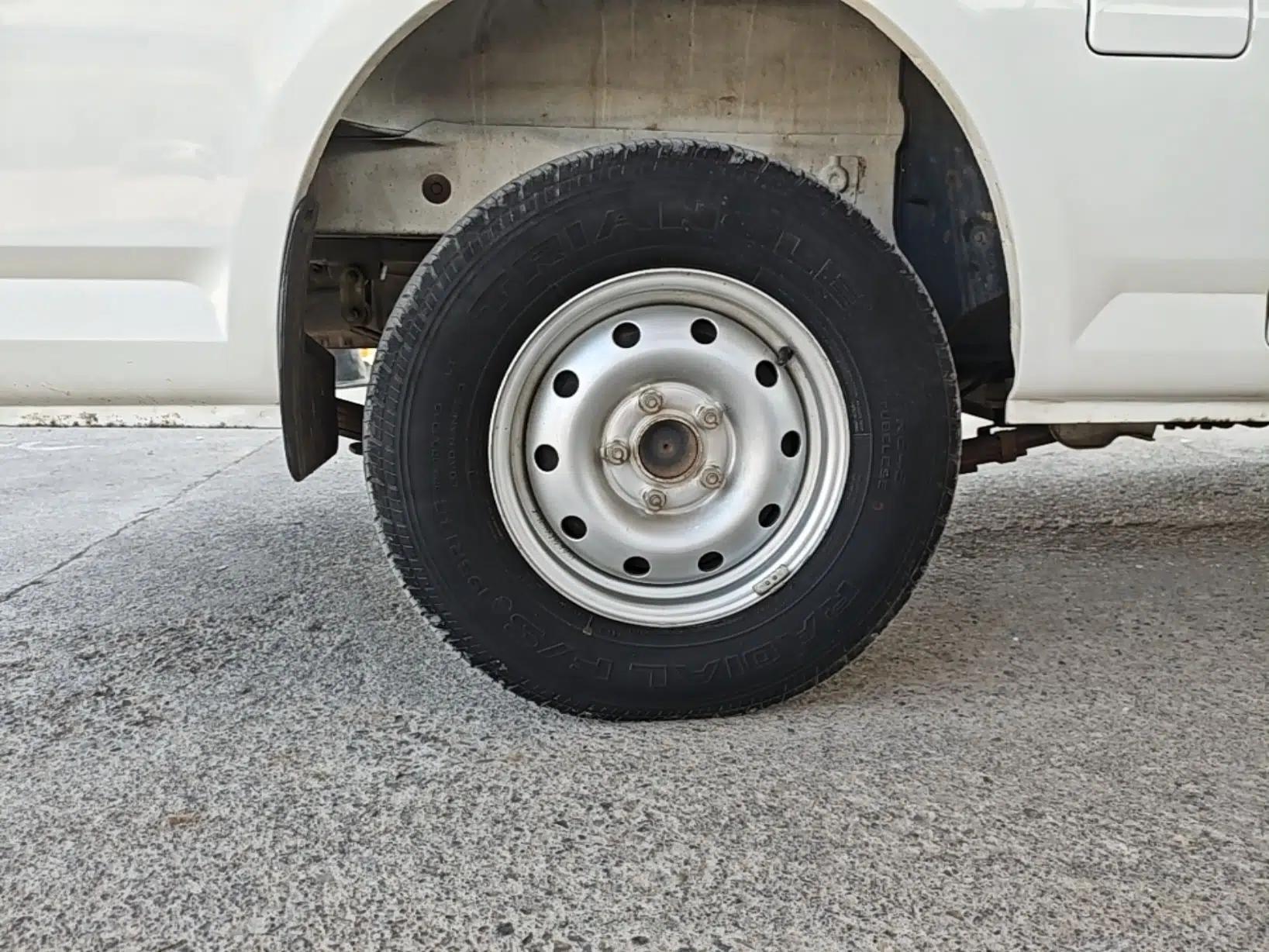 Foton Skyworth EV6 2023 Fast and Slow Charging Version — миниатюра 11