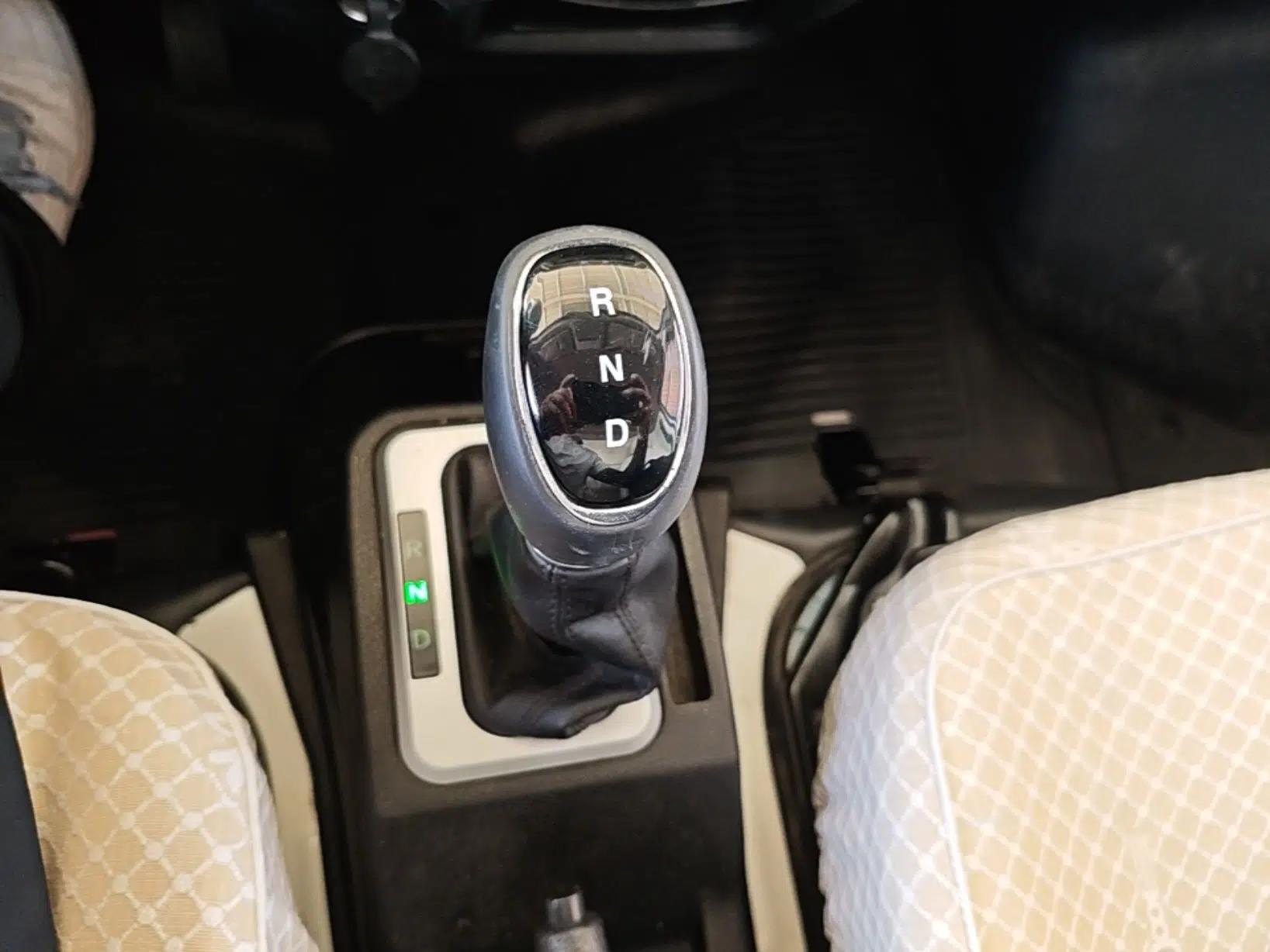 Foton Skyworth EV6 2023 Fast and Slow Charging Version — миниатюра 21