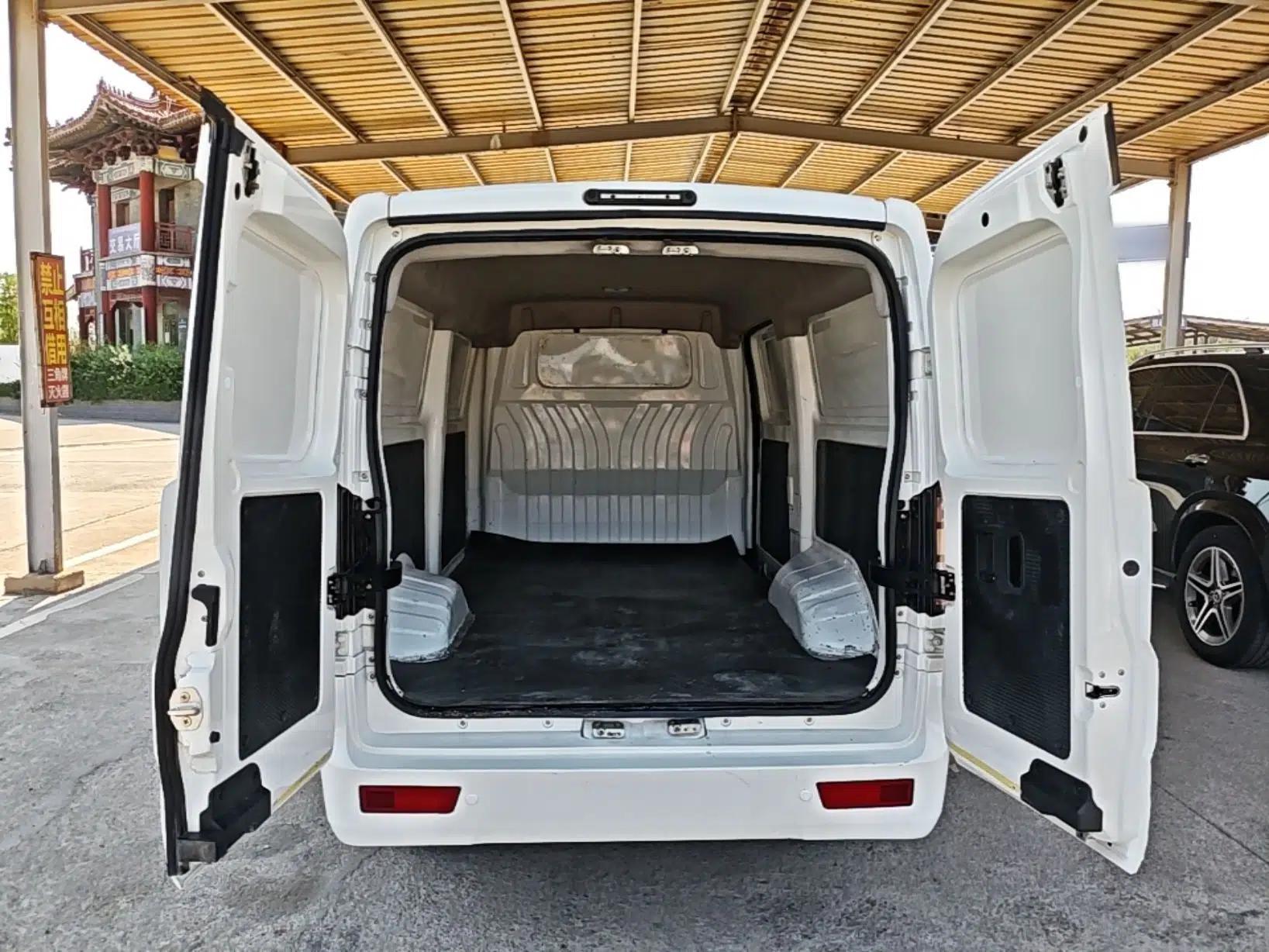 Foton Skyworth EV6 2023 Fast and Slow Charging Version — миниатюра 27