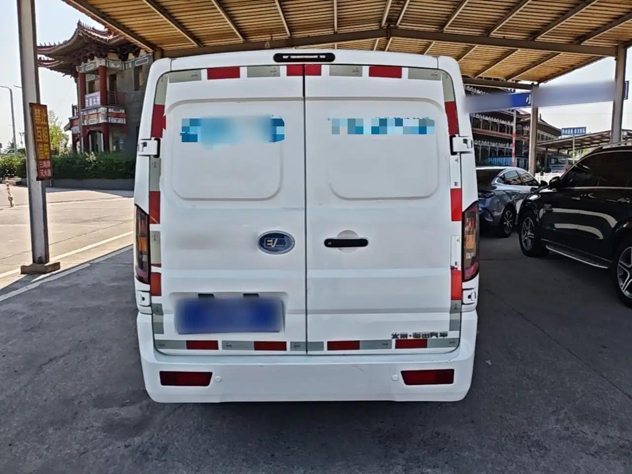 Foton Skyworth EV6 2023 Fast and Slow Charging Version — миниатюра 5