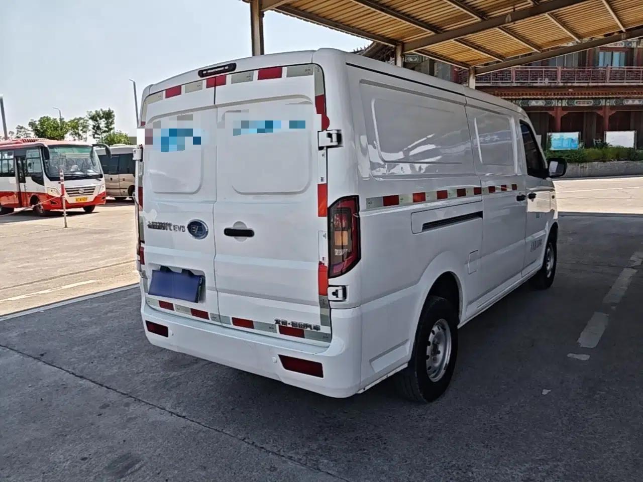 Foton Skyworth EV6 2023 Fast and Slow Charging Version — миниатюра 6