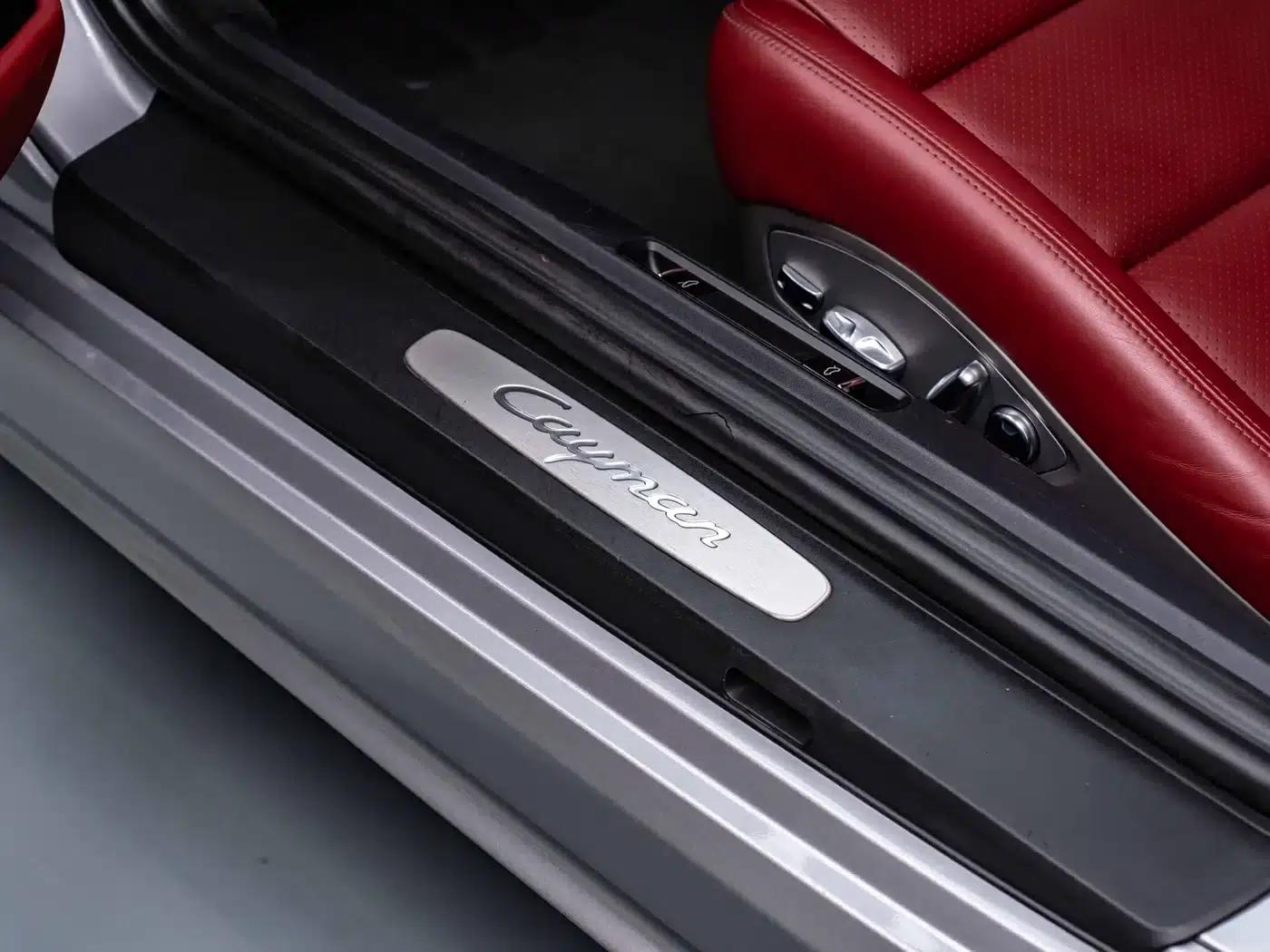 2021 Cayman 2.0T — миниатюра 17
