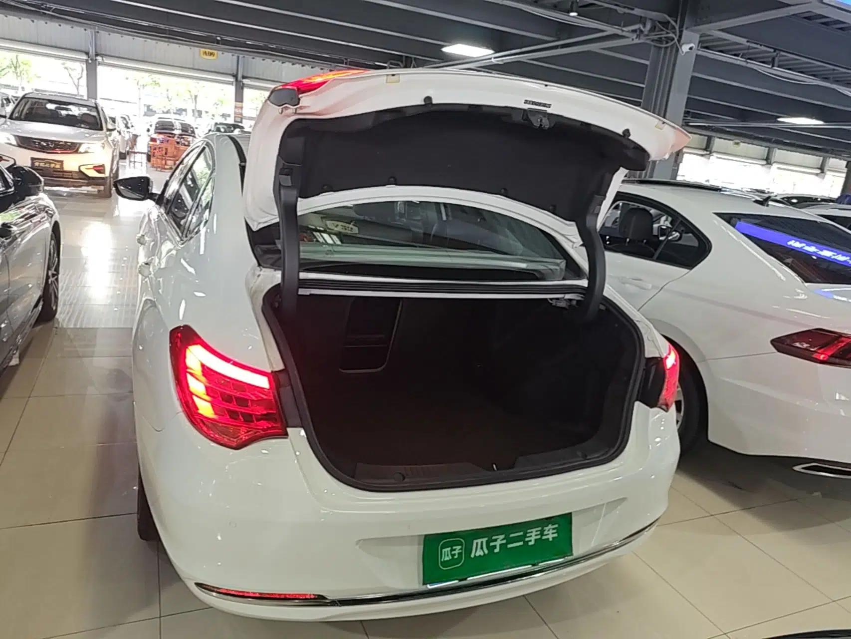 GAC Trumpchi GA6 2016 235T DCT Elite Edition — миниатюра 27