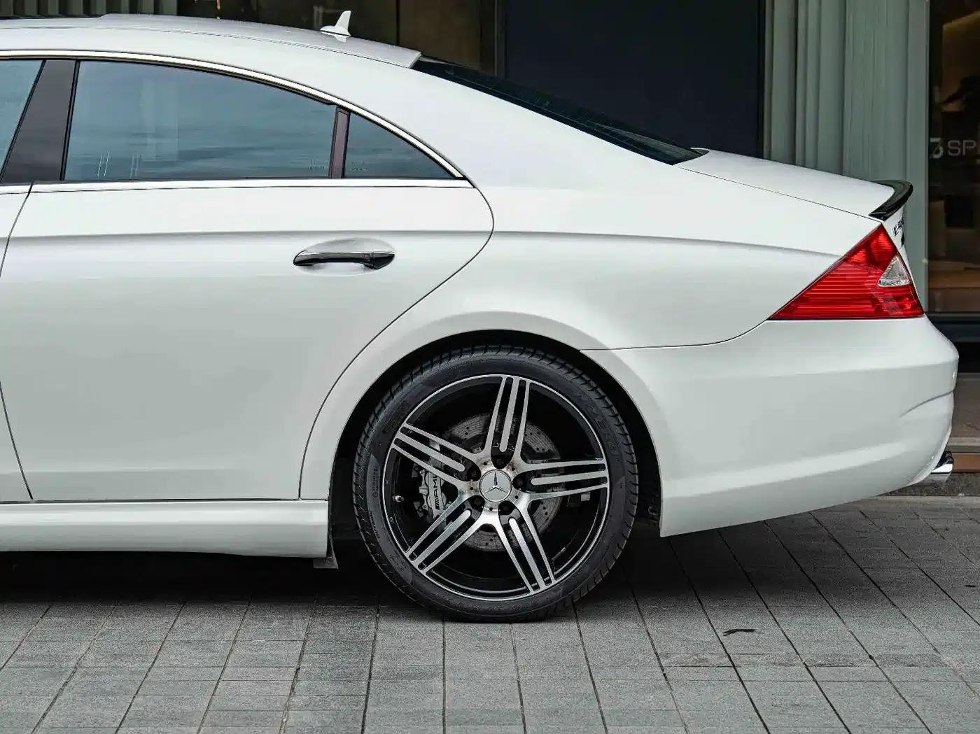 2008 Mercedes-Benz CLS AMG 63 — миниатюра 5
