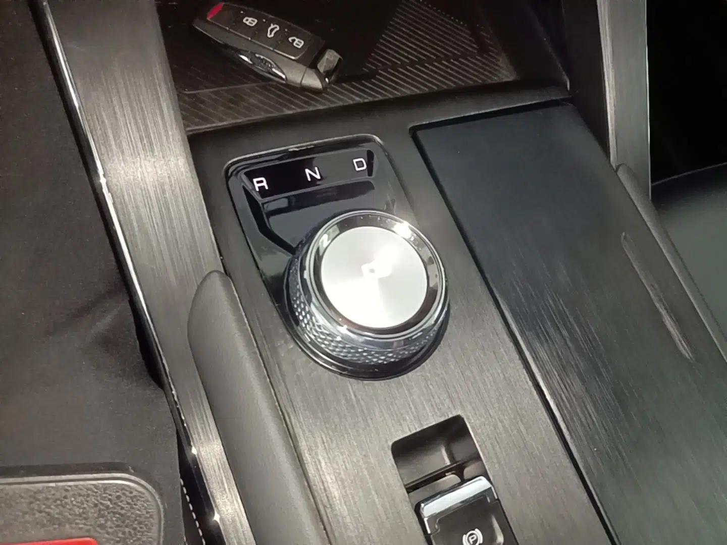 Haval H6 New Energy 2023 DHT-PHEV 110KM Enjoyment Edition — миниатюра 16