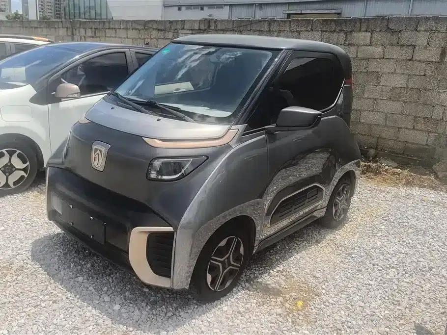 Baojun E200 2020 Model 305KM Smart Edition — миниатюра 1
