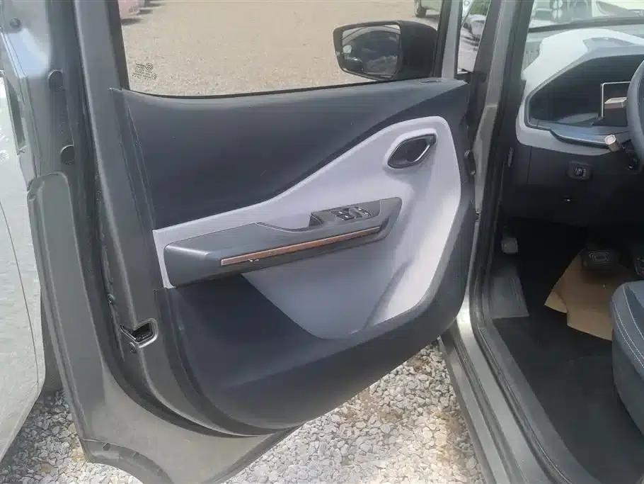 Baojun E200 2020 Model 305KM Smart Edition — миниатюра 7