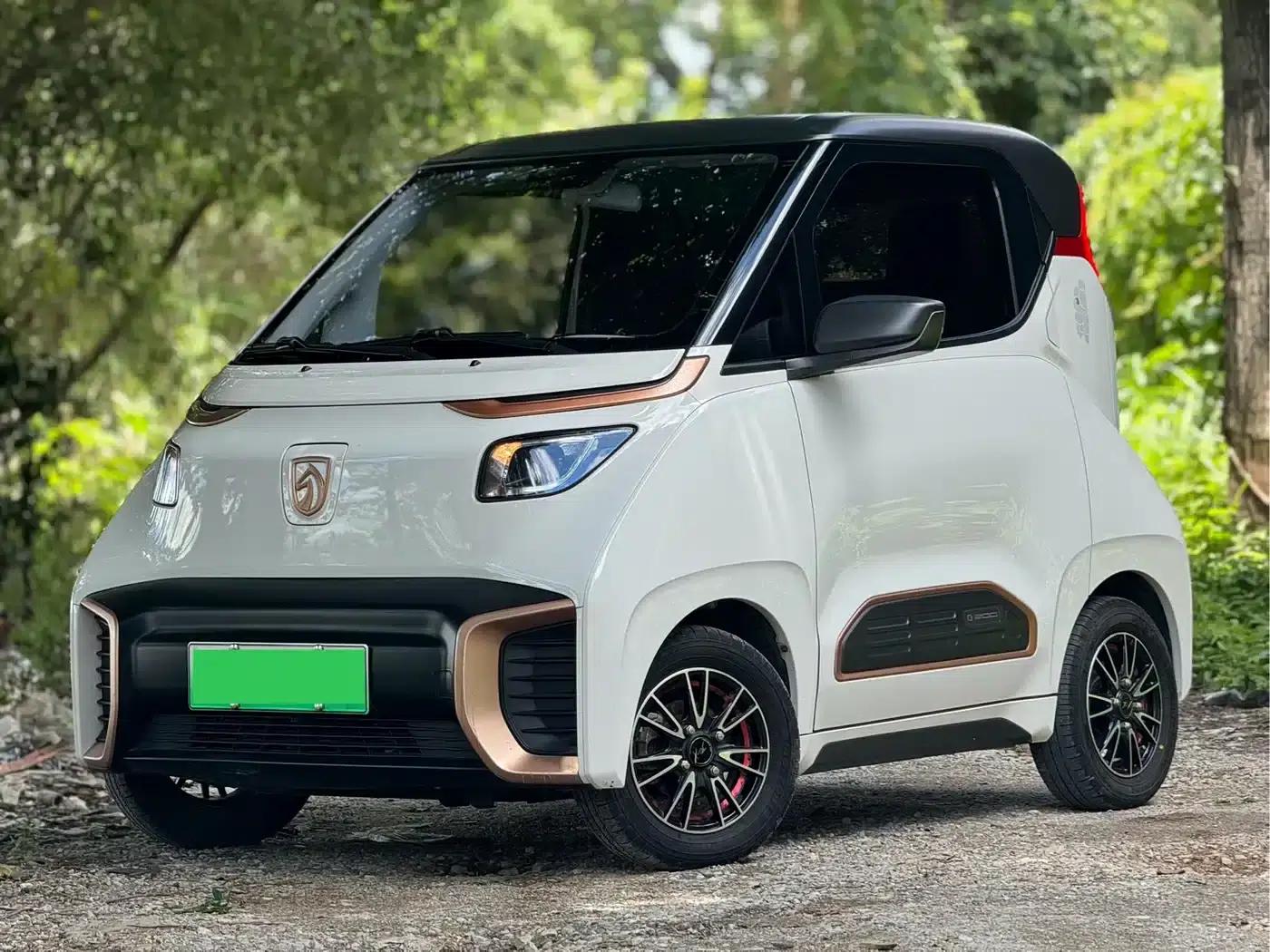 Baojun E200 2020 Model 305KM Smart Edition — миниатюра 1