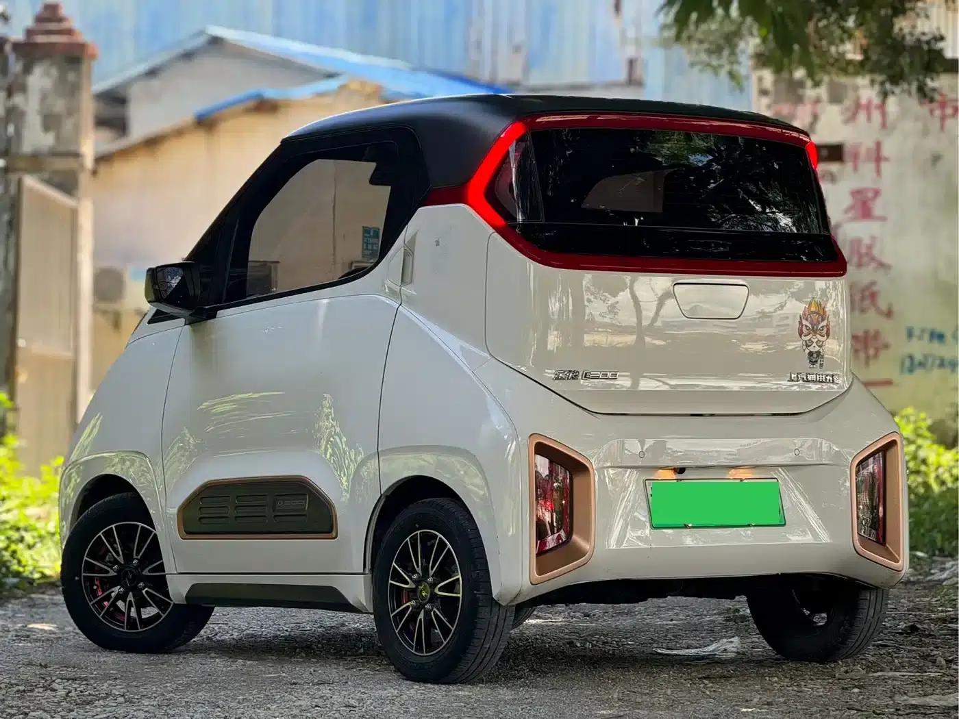 Baojun E200 2020 Model 305KM Smart Edition — миниатюра 4