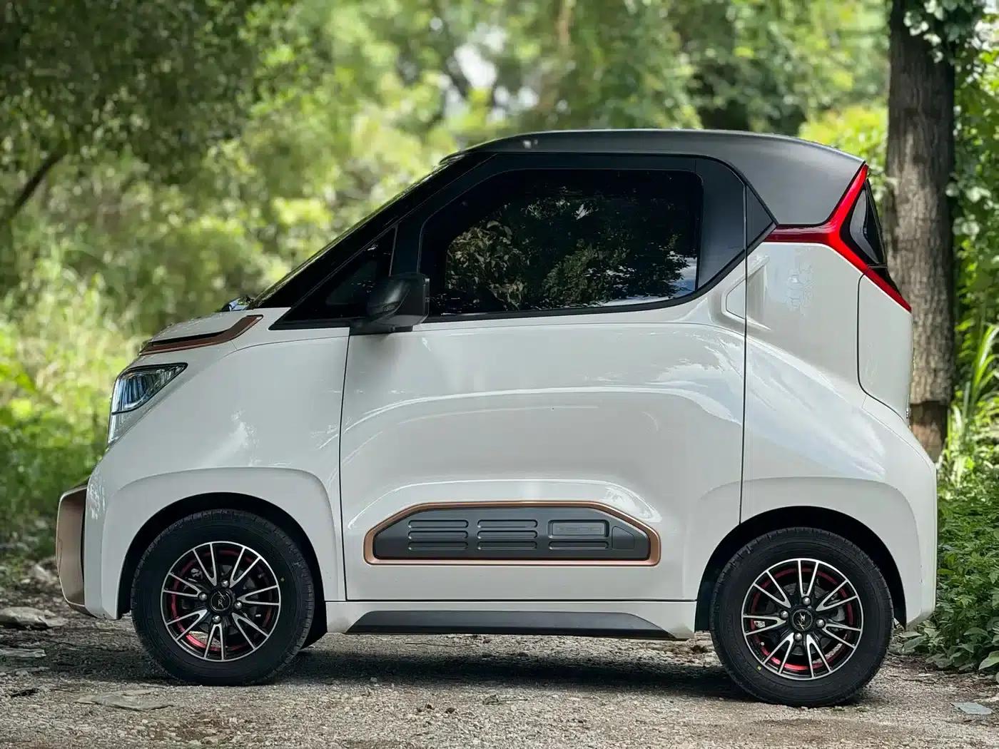 Baojun E200 2020 Model 305KM Smart Edition — миниатюра 8