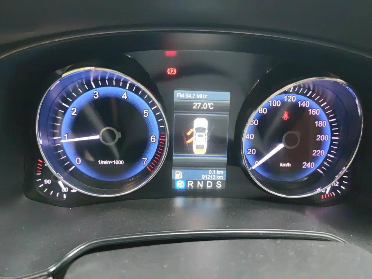 Hongqi H7 2013 2.5L Prestige Model — миниатюра 11