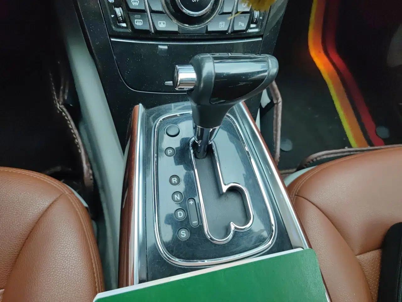 Hongqi H7 2013 2.5L Prestige Model — миниатюра 14