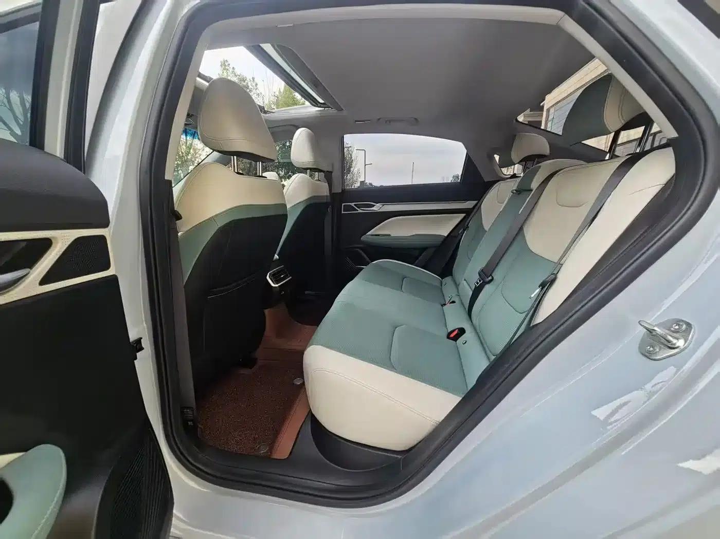 Geely Emgrand L HiP 2022 1.5TD-DHT Pro 100KM Super — миниатюра 4