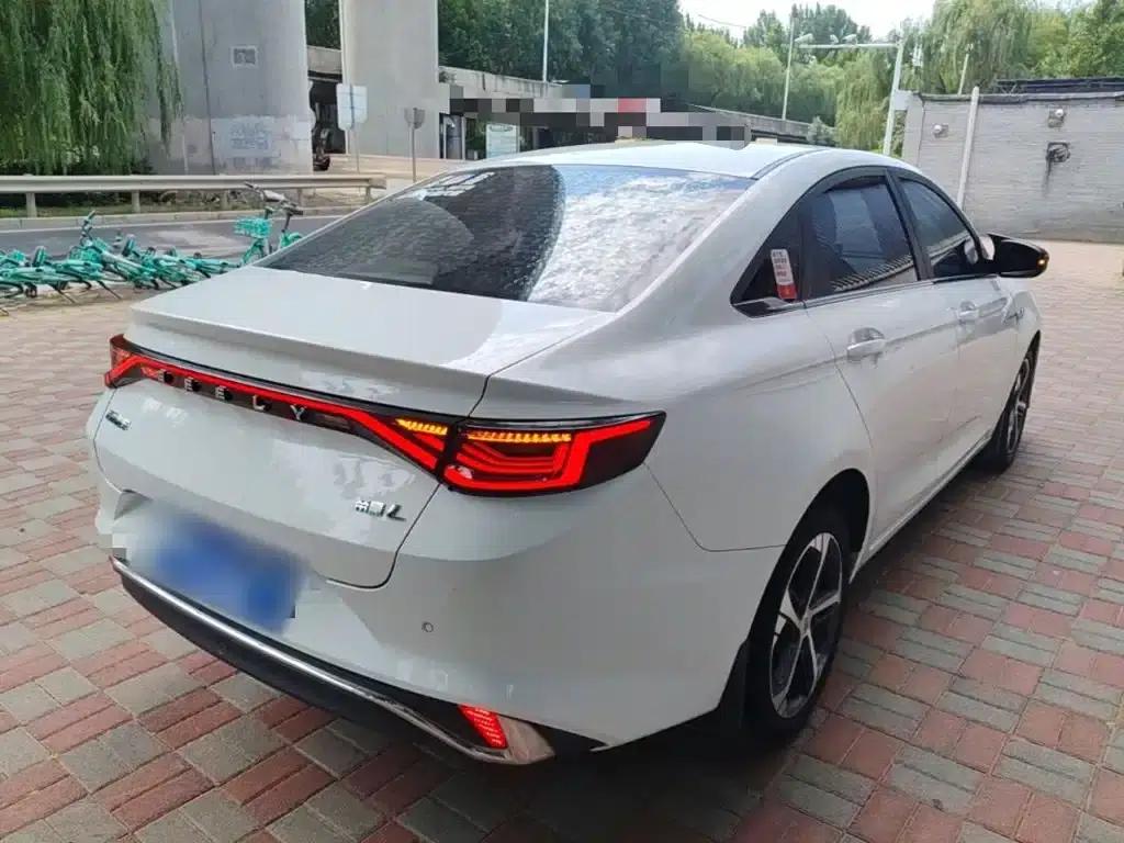 Geely Emgrand L 2022 1.4T CVT Supreme Edition — миниатюра 7