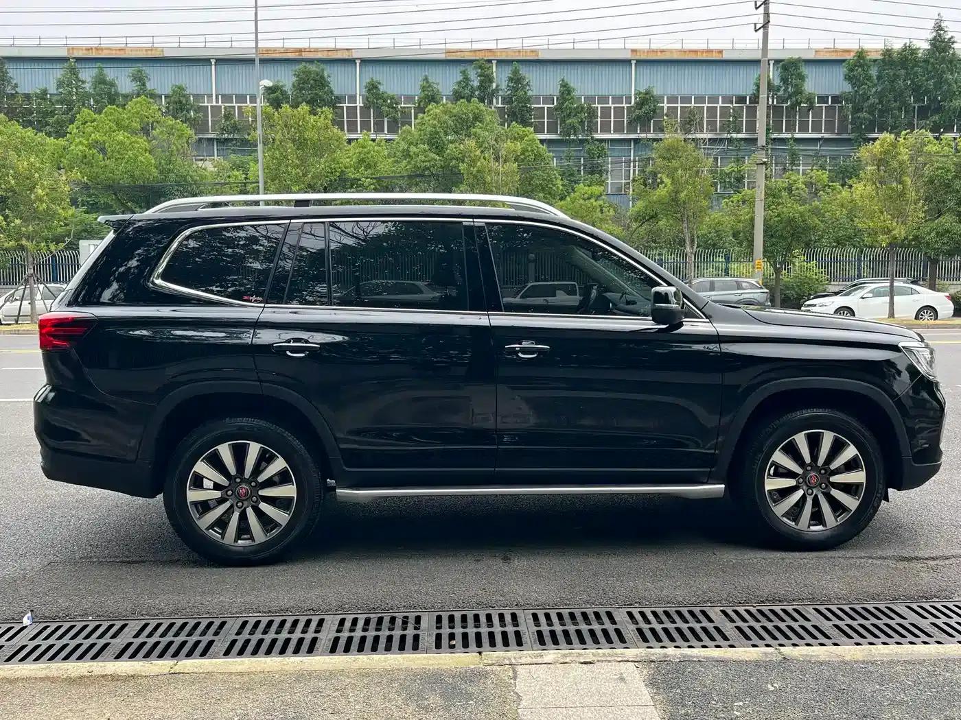 Roewe RX8 2019 30T Intelligent Internet Two-Wheel Drive Super Flagship Edition — миниатюра 4