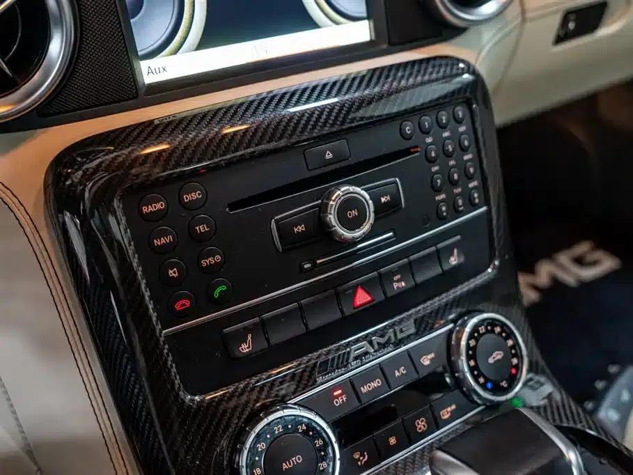 2011 Mercedes-Benz SLS AMG — миниатюра 13