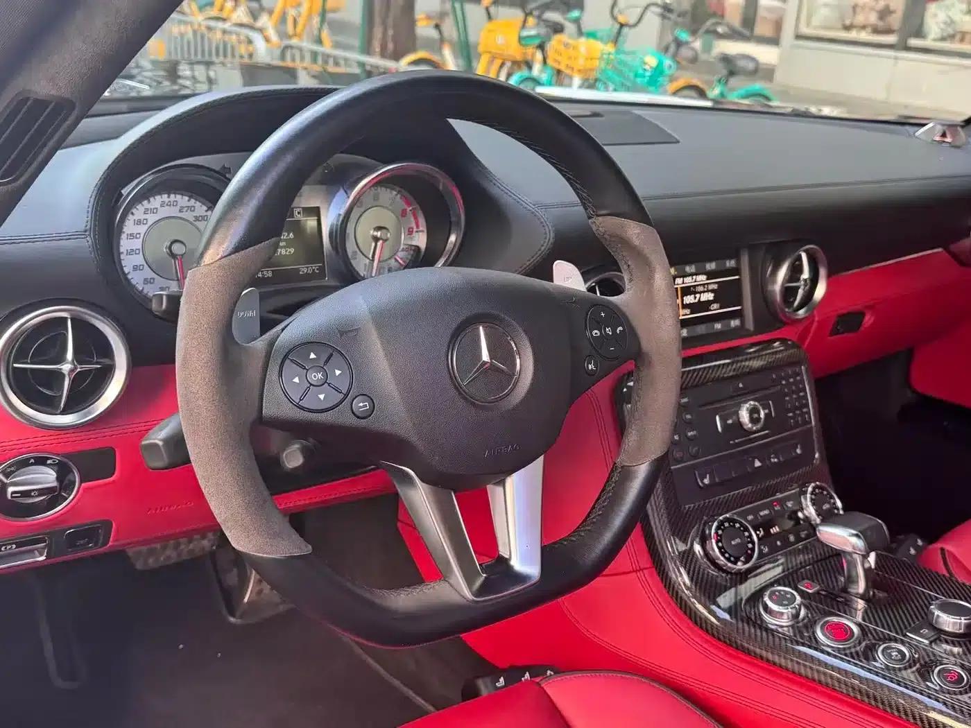 2011 Mercedes-Benz SLS AMG — миниатюра 16