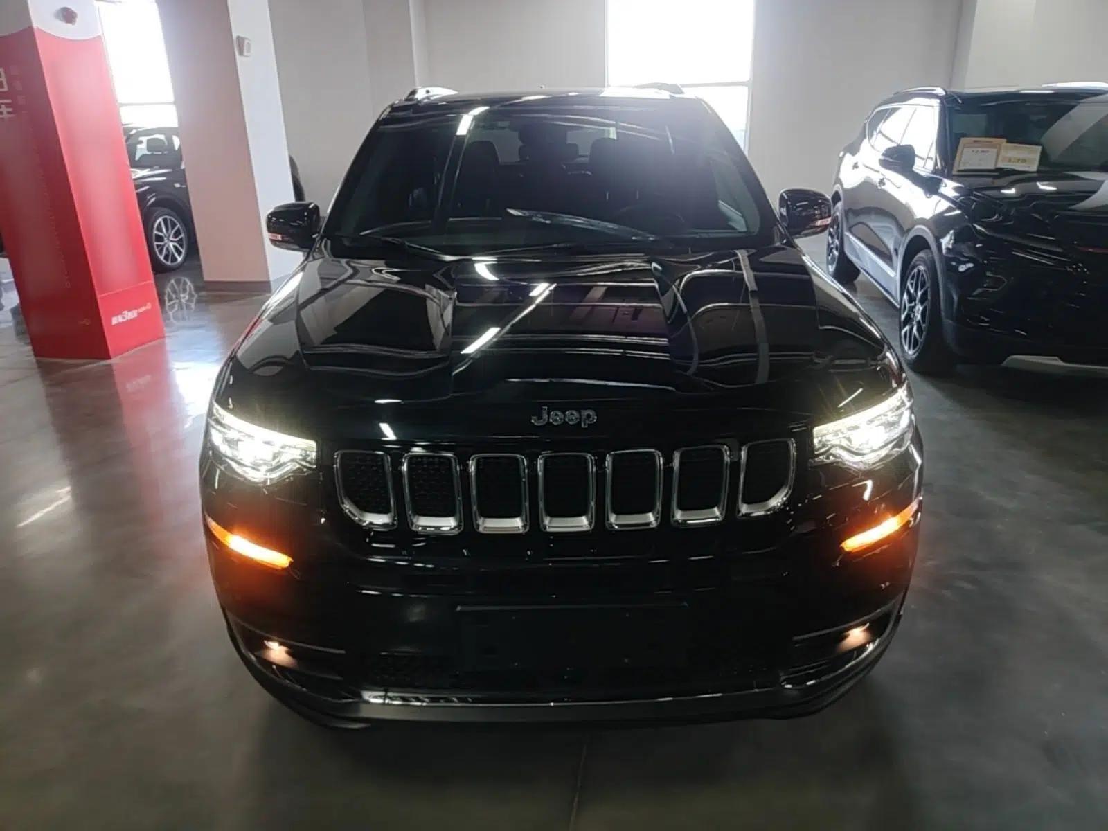 Jeep Grand Commander 2020 2.0T Four-Wheel Drive Elite Enhanced Edition — миниатюра 2