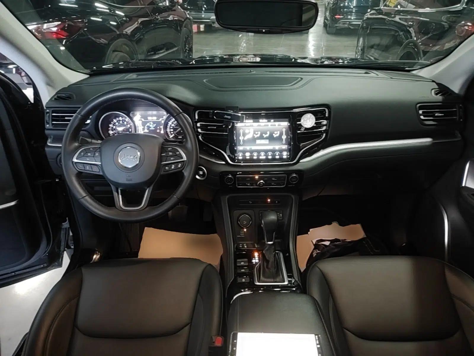 Jeep Grand Commander 2020 2.0T Four-Wheel Drive Elite Enhanced Edition — миниатюра 12