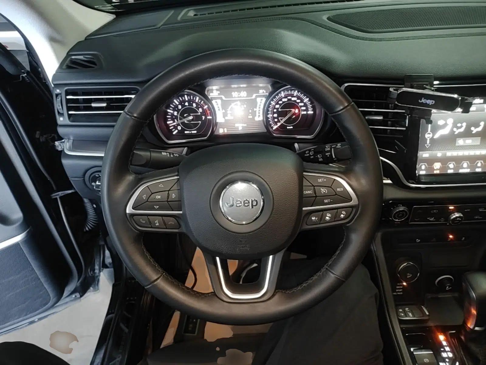 Jeep Grand Commander 2020 2.0T Four-Wheel Drive Elite Enhanced Edition — миниатюра 13