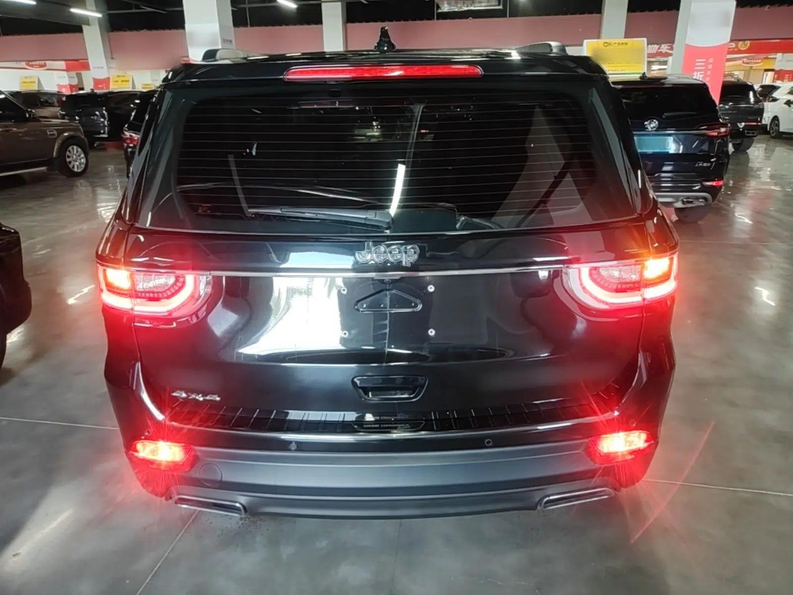 Jeep Grand Commander 2020 2.0T Four-Wheel Drive Elite Enhanced Edition — миниатюра 5