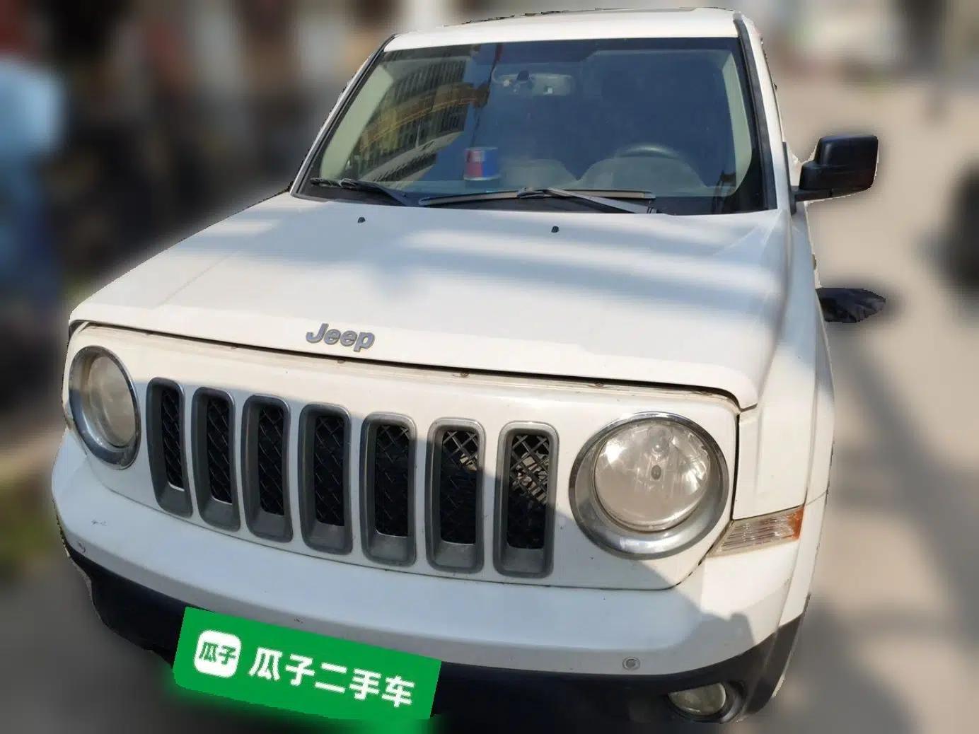 Jeep Patriot 2013 2.4 Luxury Navigation Edition — миниатюра 2