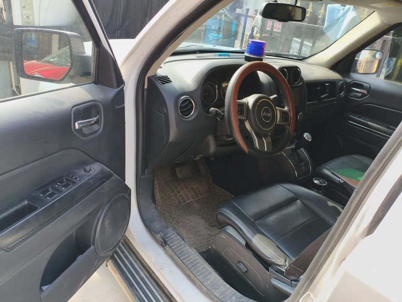 Jeep Patriot 2013 2.4 Luxury Navigation Edition — миниатюра 16