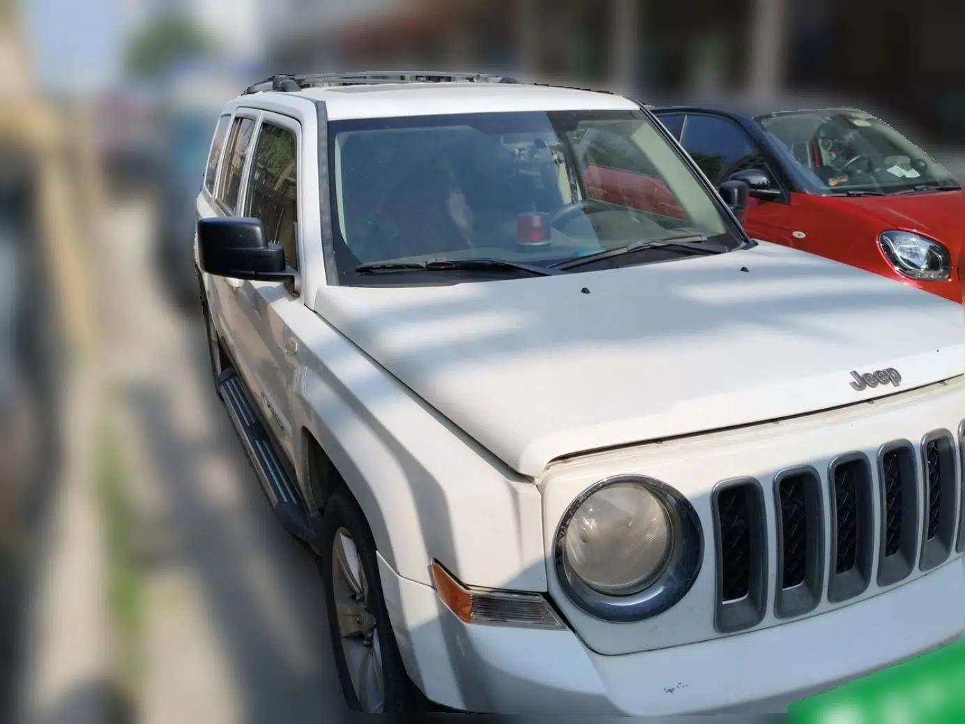 Jeep Patriot 2013 2.4 Luxury Navigation Edition — миниатюра 3