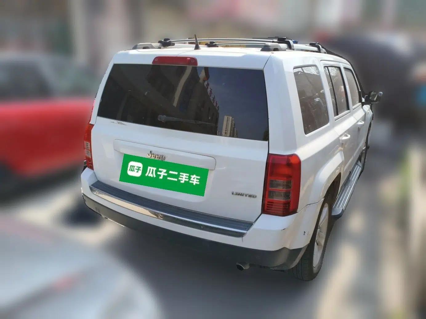 Jeep Patriot 2013 2.4 Luxury Navigation Edition — миниатюра 6