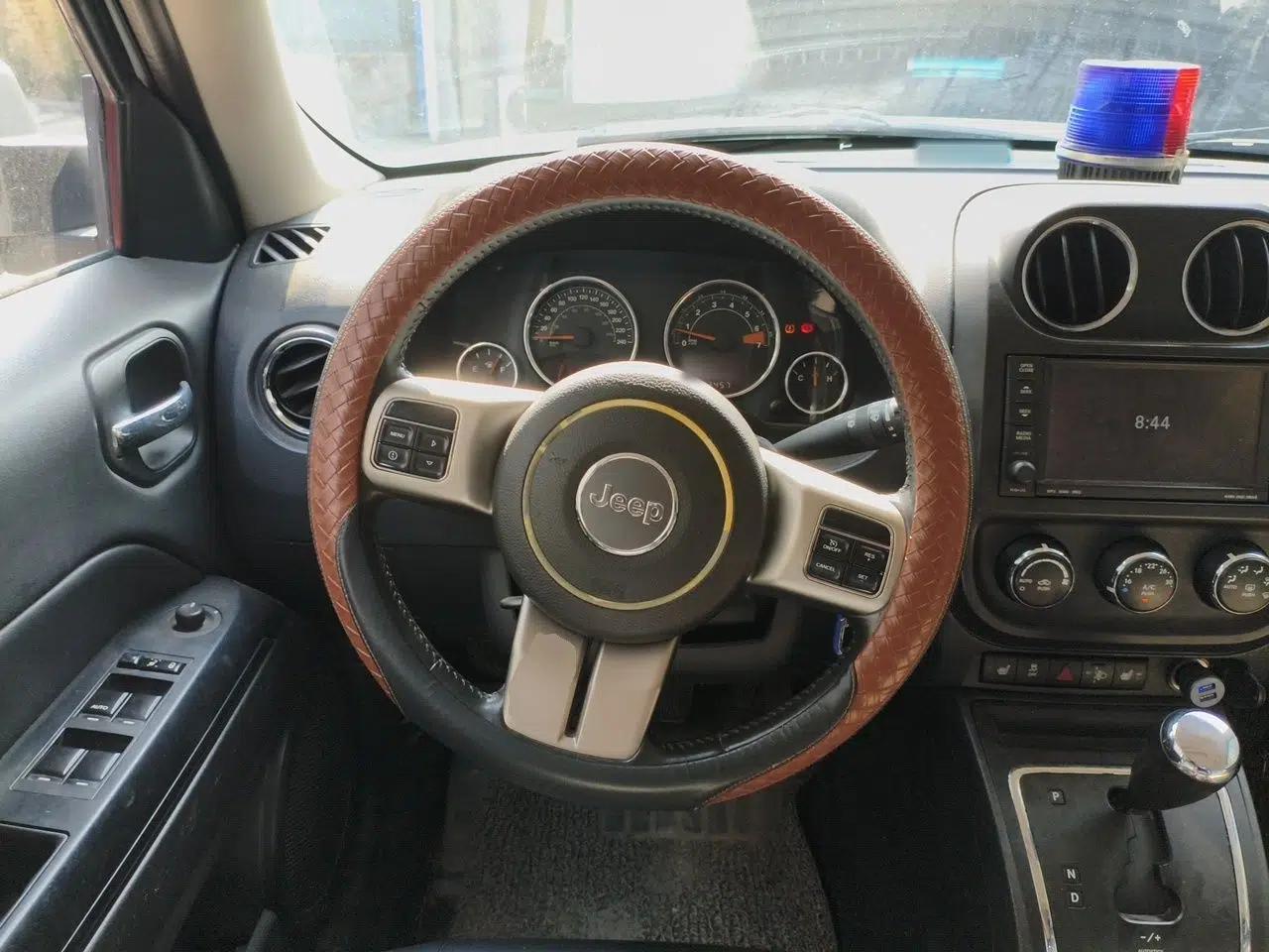 Jeep Patriot 2013 2.4 Luxury Navigation Edition — миниатюра 10