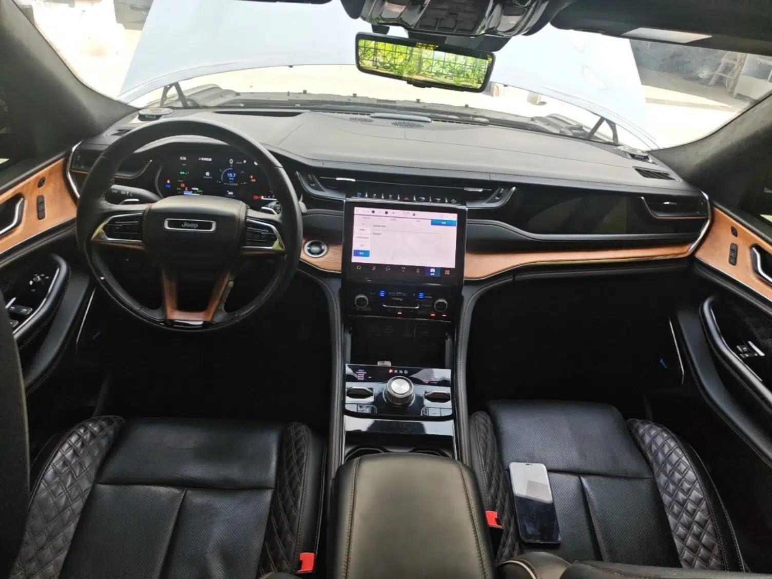 Jeep Grand Cherokee New Energy 2023 4xe Summit Edition — миниатюра 12