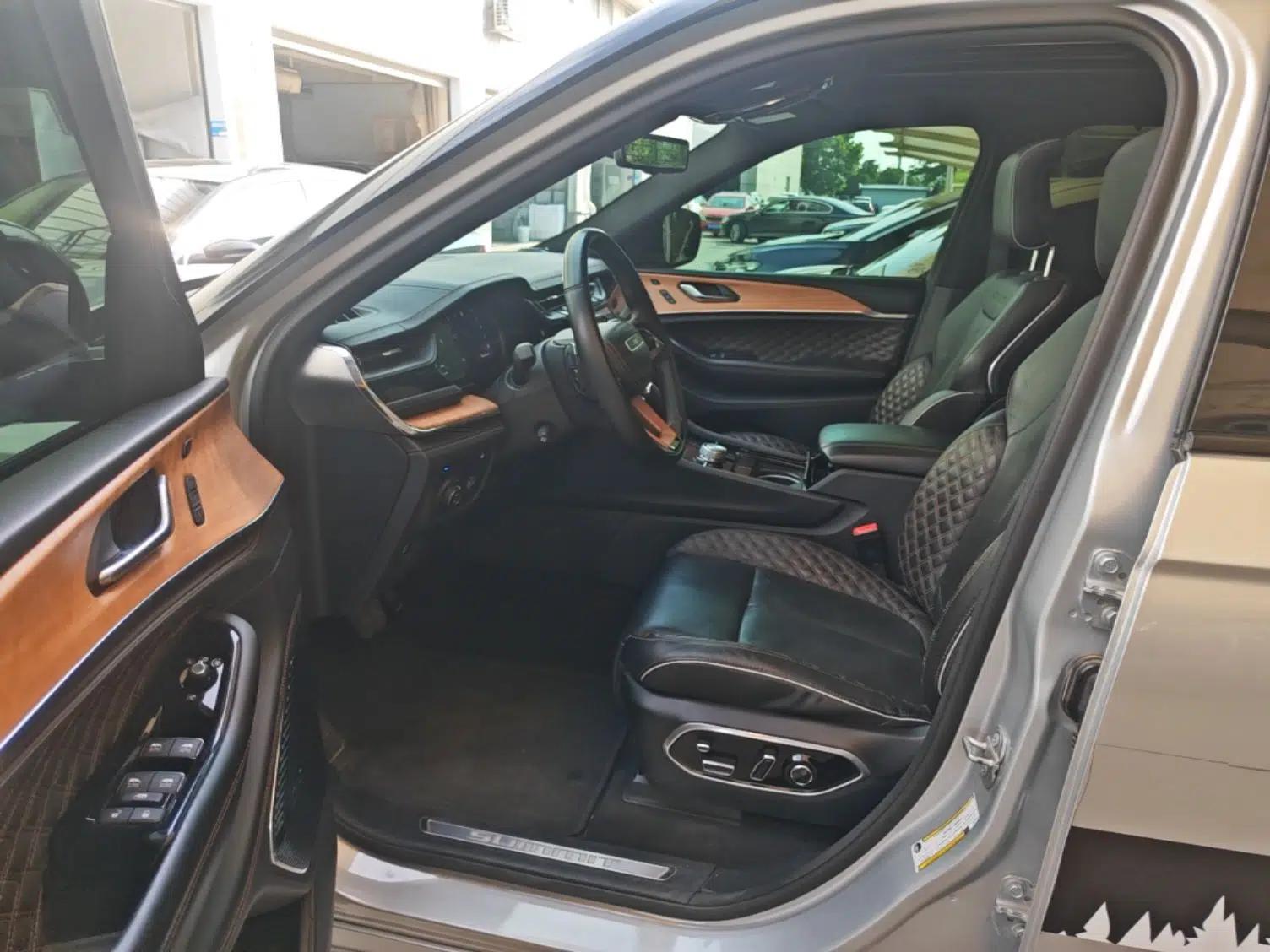 Jeep Grand Cherokee New Energy 2023 4xe Summit Edition — миниатюра 18