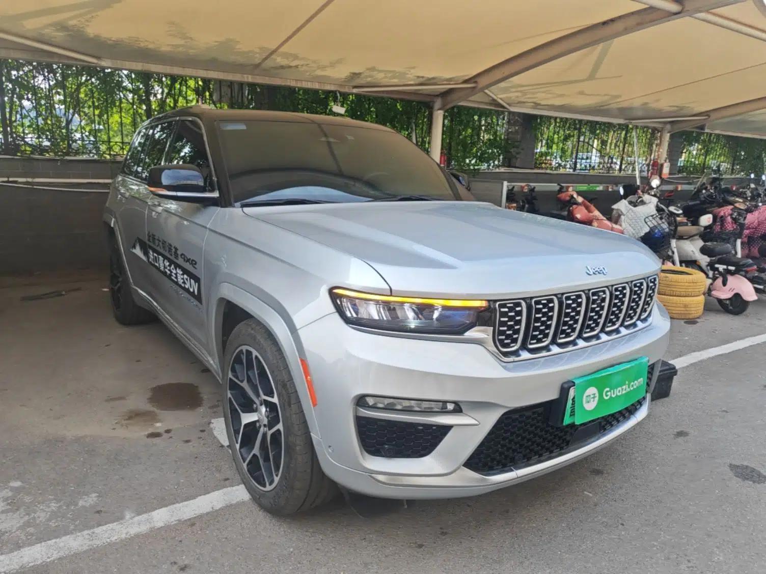 Jeep Grand Cherokee New Energy 2023 4xe Summit Edition — миниатюра 3