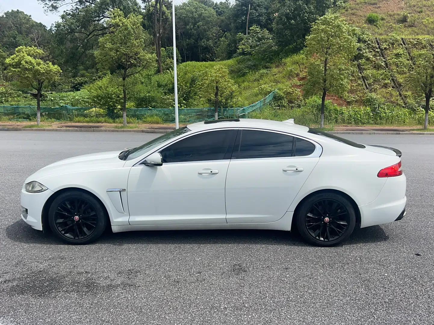 Jaguar XF 2014 XF 2.0T Luxury Edition — миниатюра 12