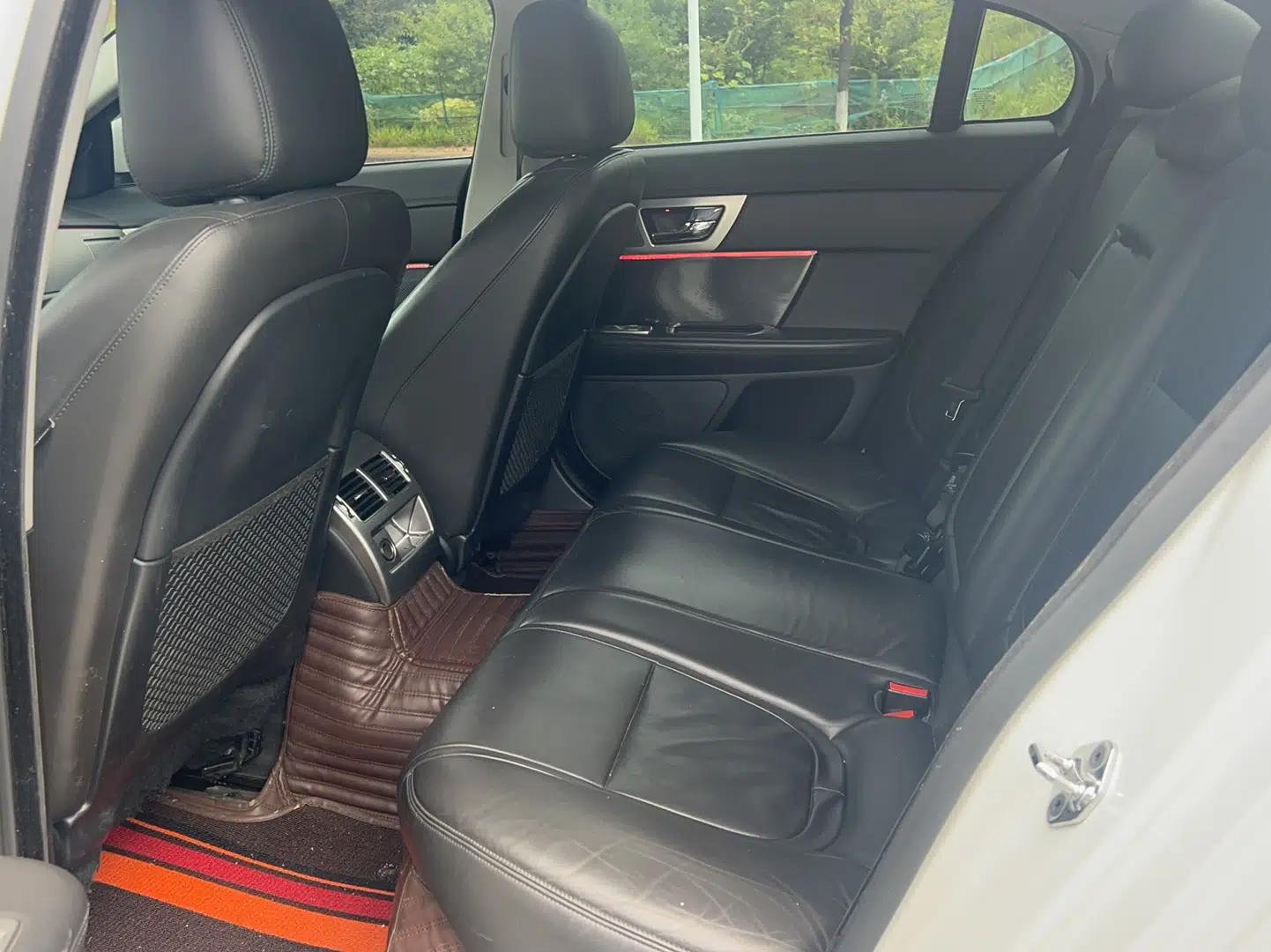 Jaguar XF 2014 XF 2.0T Luxury Edition — миниатюра 19