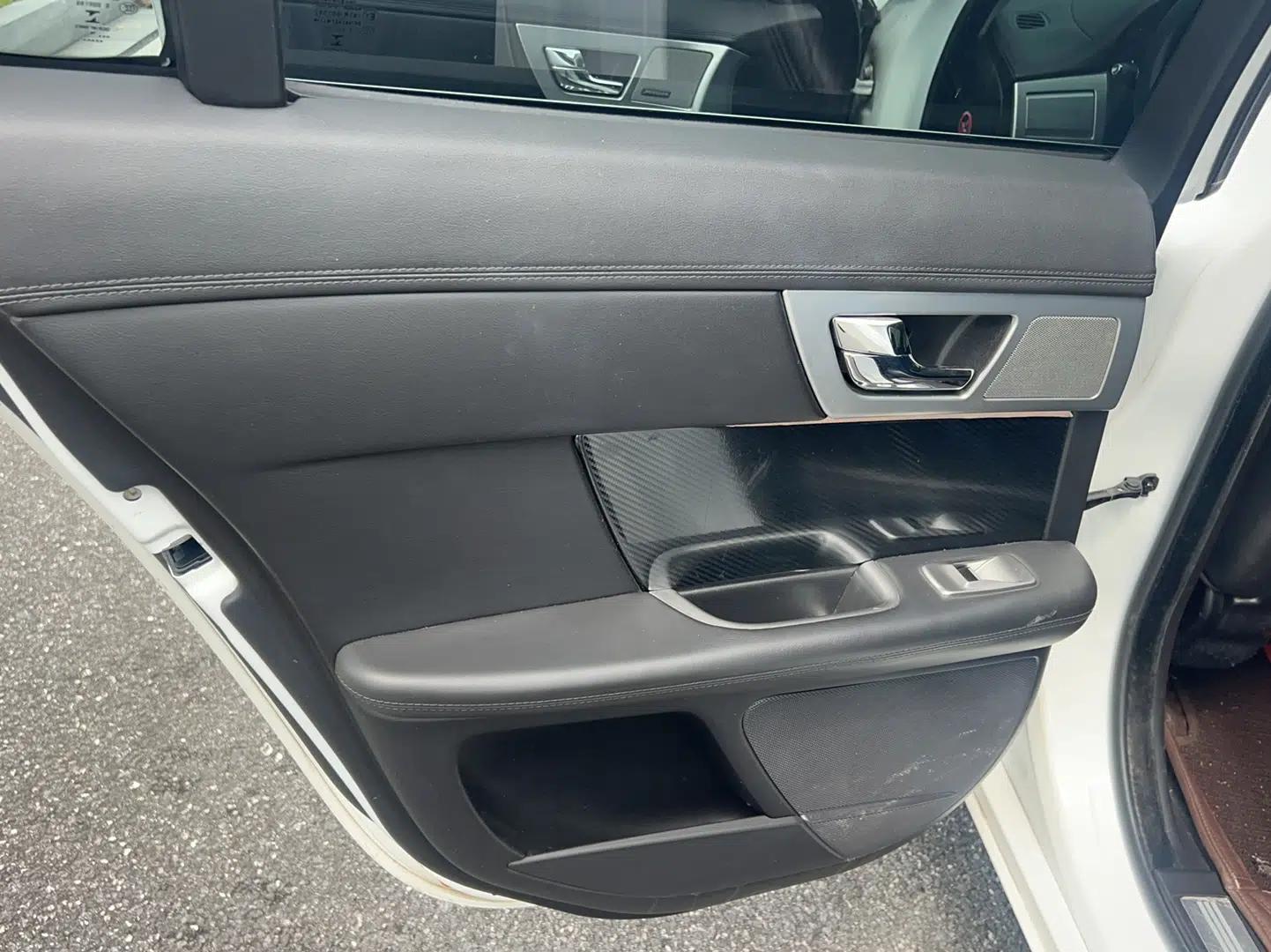 Jaguar XF 2014 XF 2.0T Luxury Edition — миниатюра 20