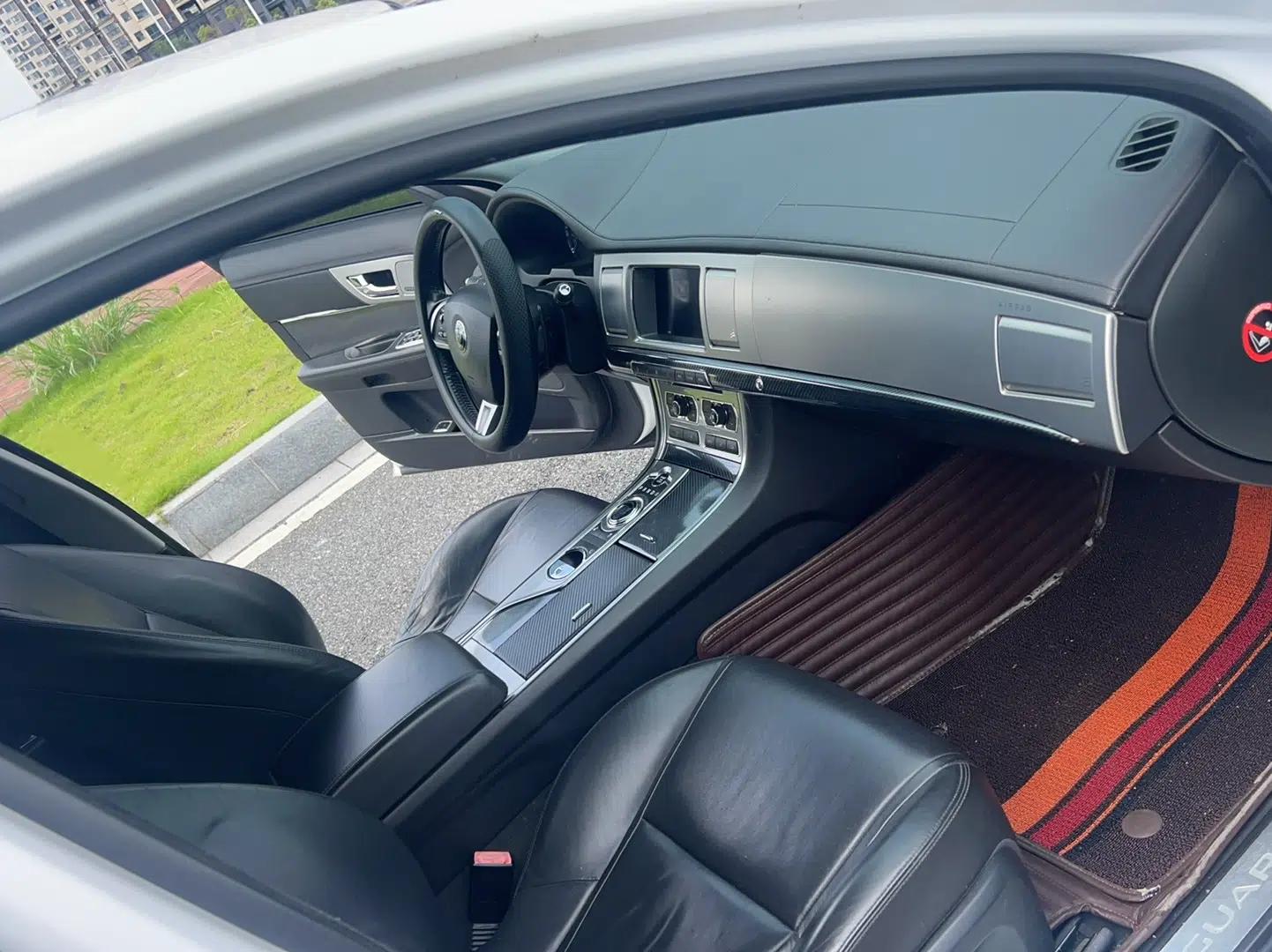Jaguar XF 2014 XF 2.0T Luxury Edition — миниатюра 26
