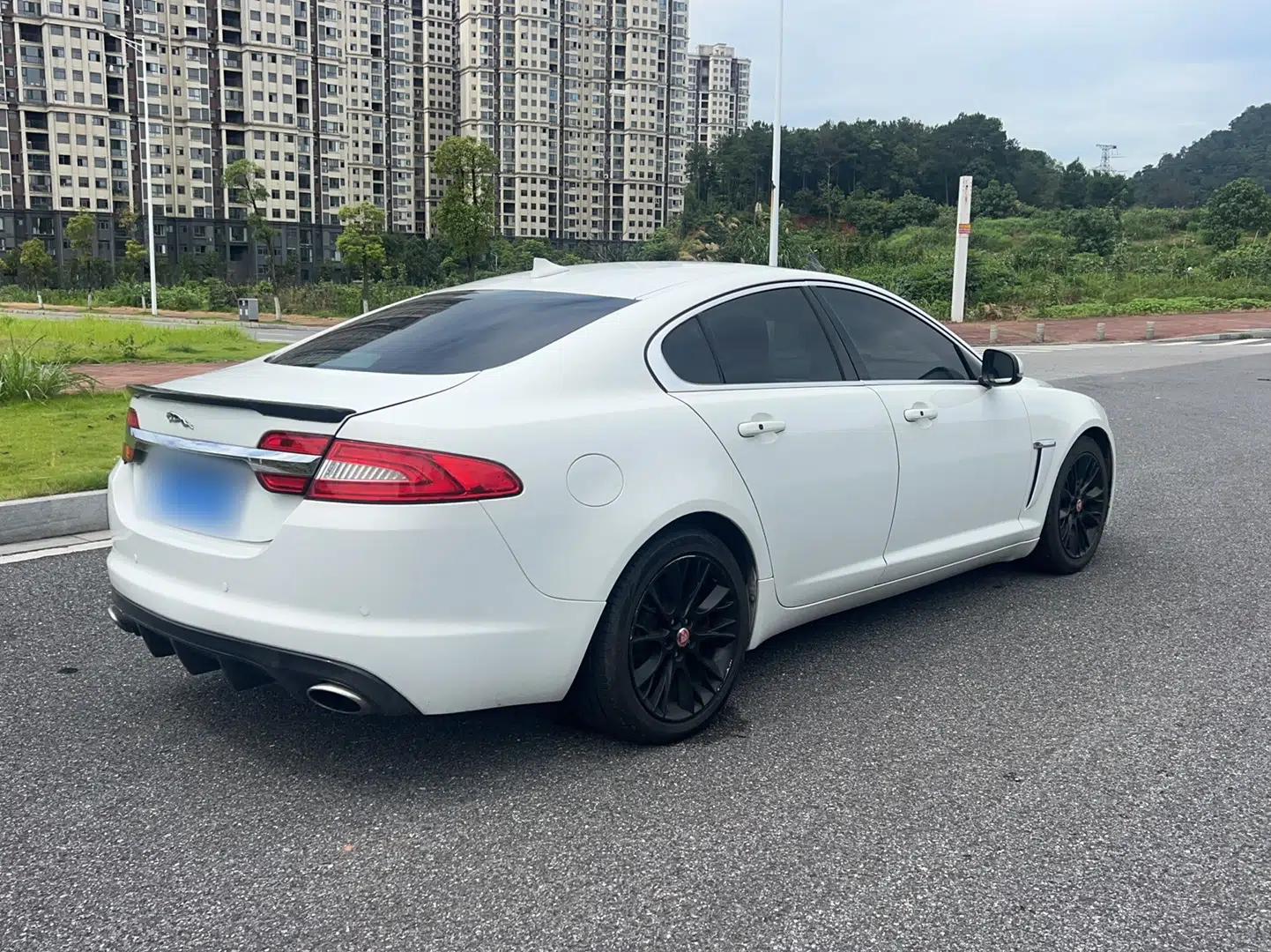 Jaguar XF 2014 XF 2.0T Luxury Edition — миниатюра 7