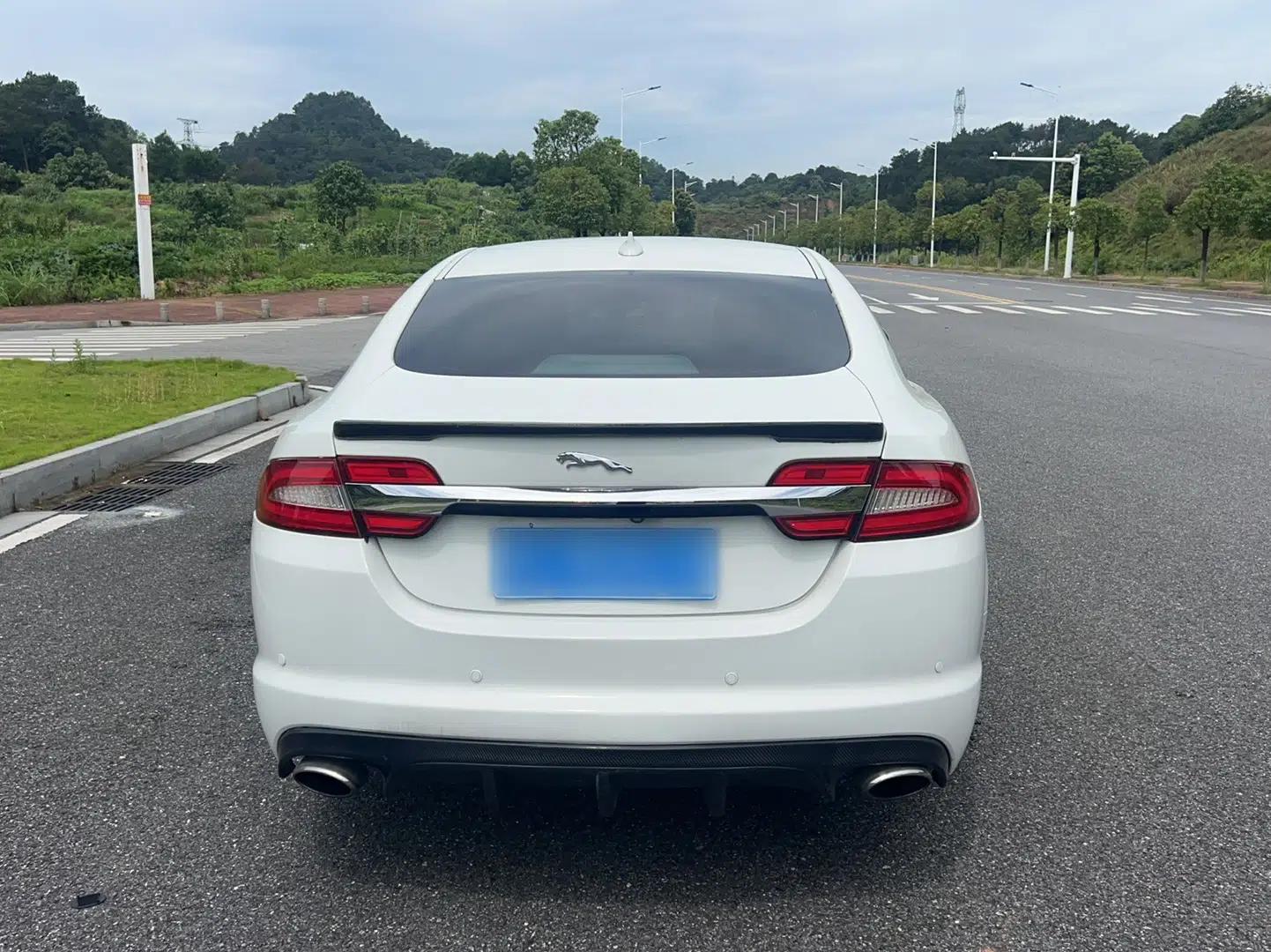Jaguar XF 2014 XF 2.0T Luxury Edition — миниатюра 8