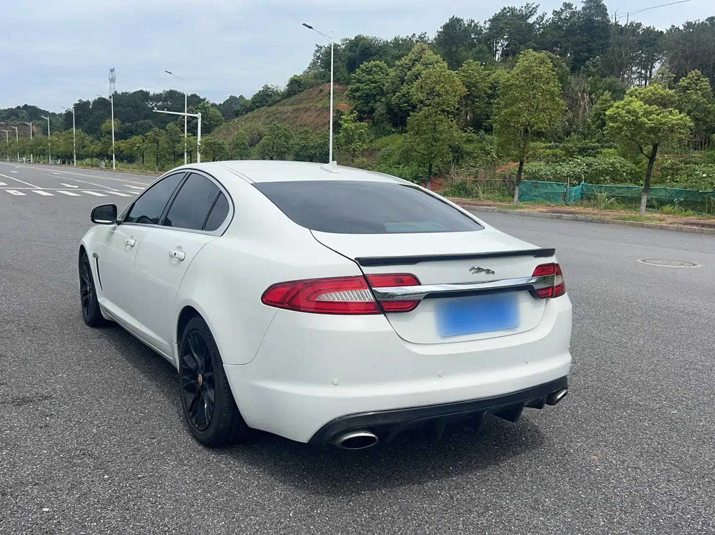 Jaguar XF 2014 XF 2.0T Luxury Edition — миниатюра 9