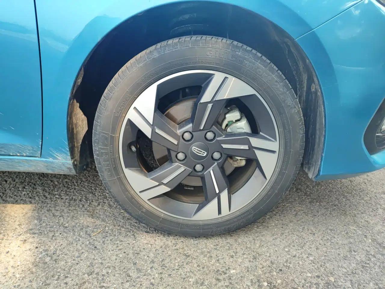 Geely Auto Emgrand L HiP 2022 1.5TD-DHT Pro 100KM Super Swift — миниатюра 8